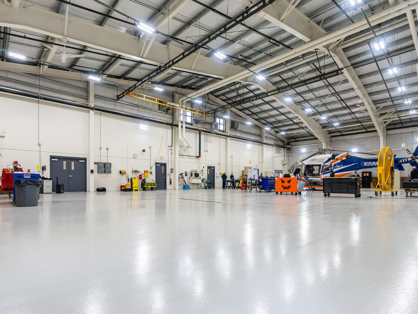 gecko-industrial-20211020_Penntek_Helicopter-Hangar-006.jpg