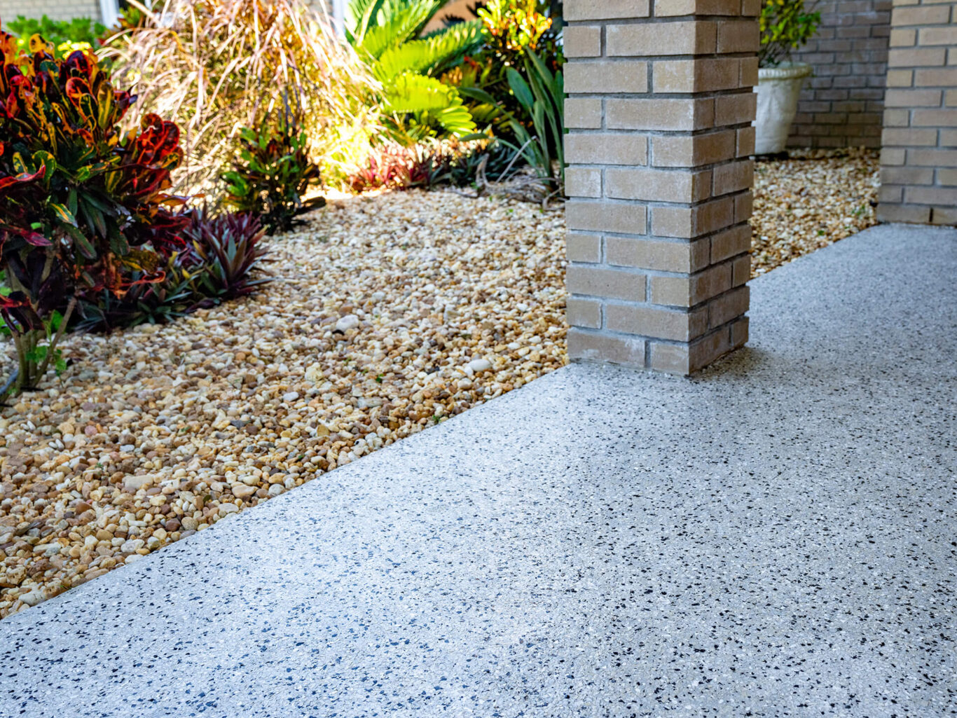 accelerate-concrete-coatings-upstate-south-carolina-20221006--Southern Driveway-002